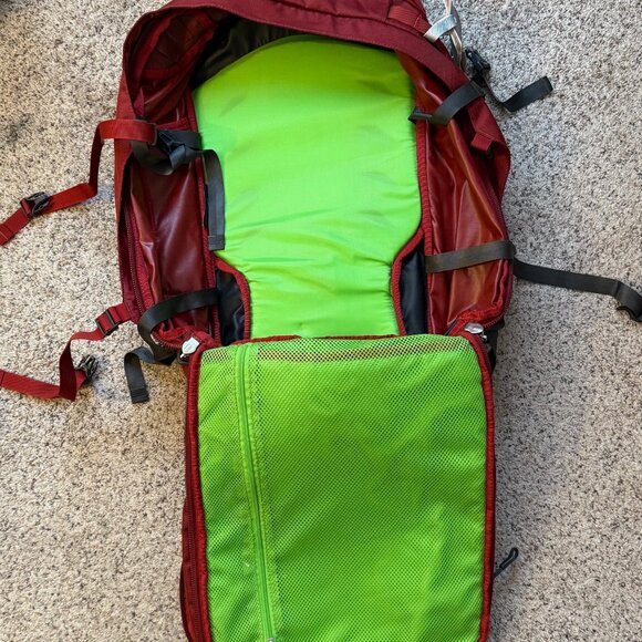 Osprey Farpoint 40 Travel Backpack - Picture 2 of 3